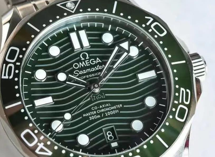 又一款經(jīng)典賣(mài)爆的歐米茄防水腕表，OMEGA歐米茄的Seamaster Diver 300M海馬潛水